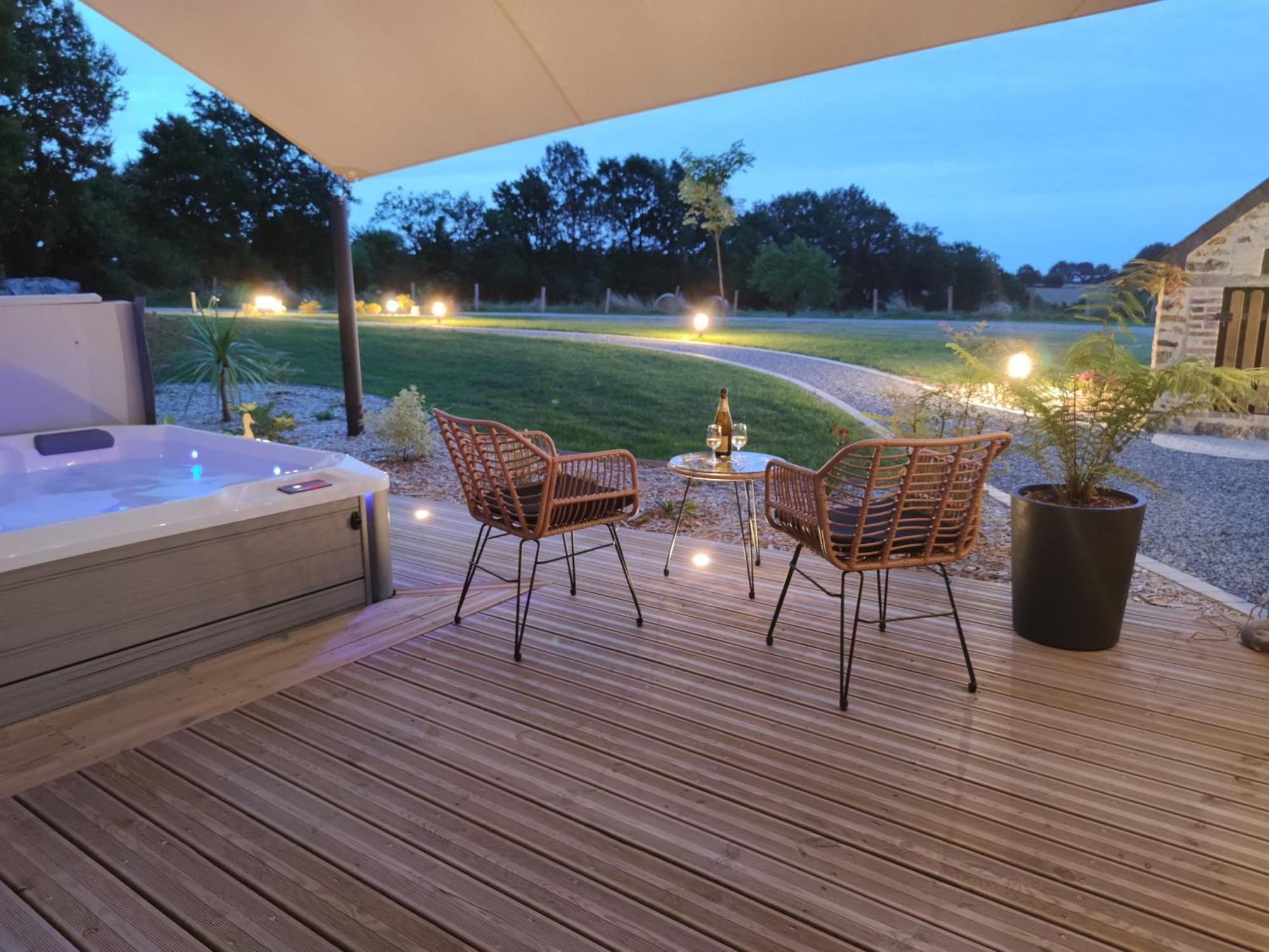 La Douce Halte - Gites Avec Spa Ou Sauna Saint-Ouen-Des-Toits Extérieur photo